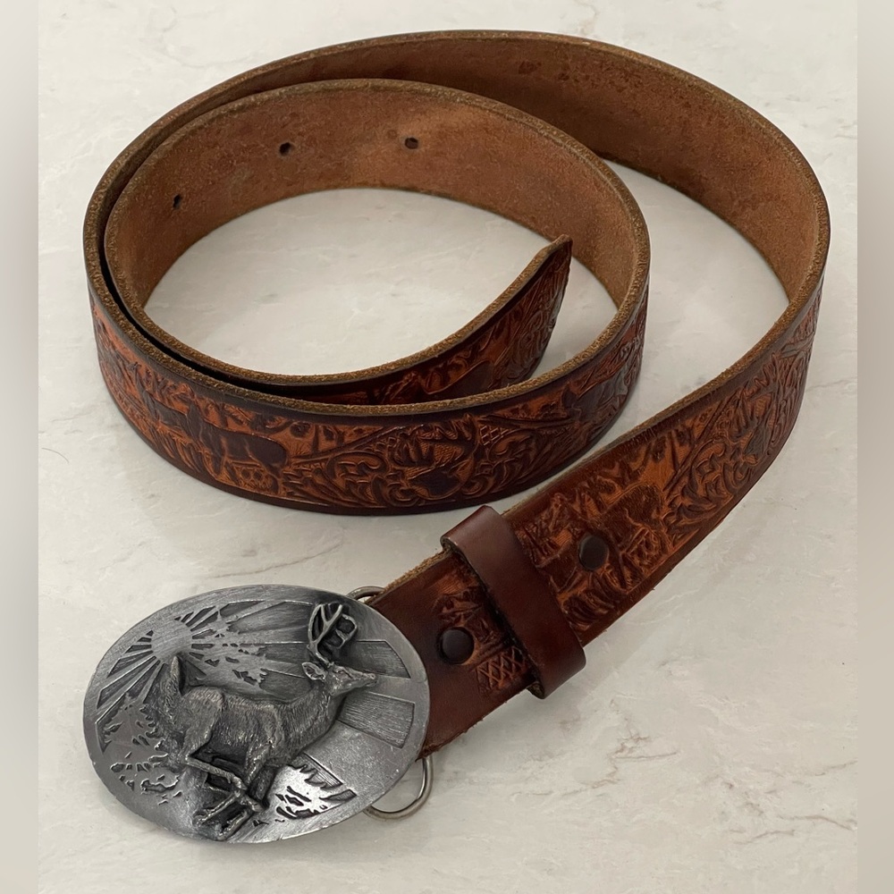 Vintage Deer Embossed Brown Leather Belt with SISKIYOU Pewter Belt Buckle - L